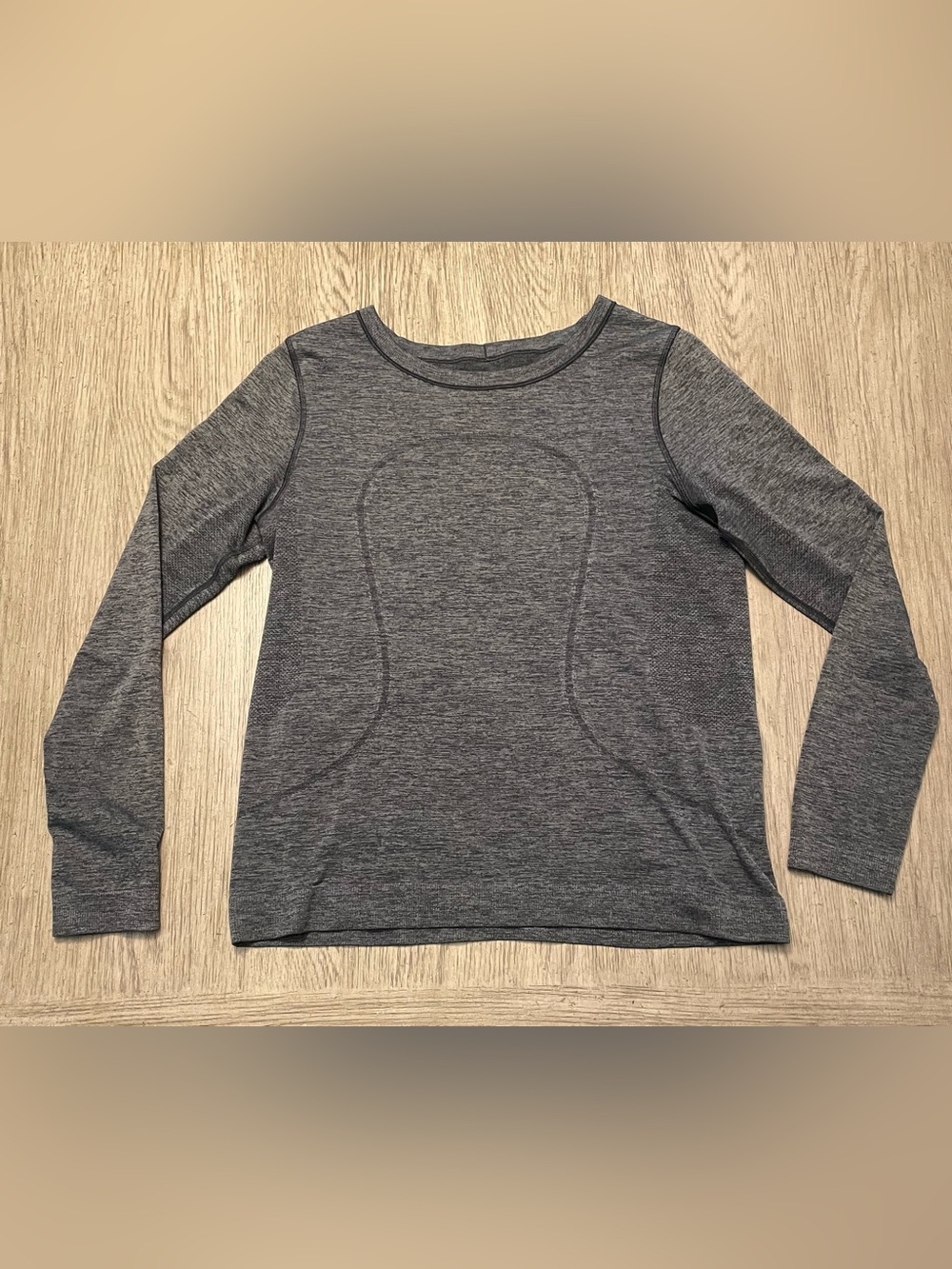 Lululemon athletica long sleeved top, size 8, charcoal gray
